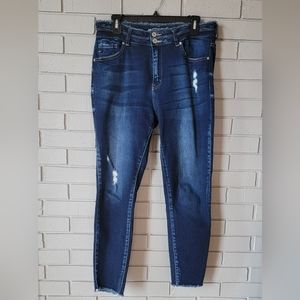 KanCan Distressed skinny jeans